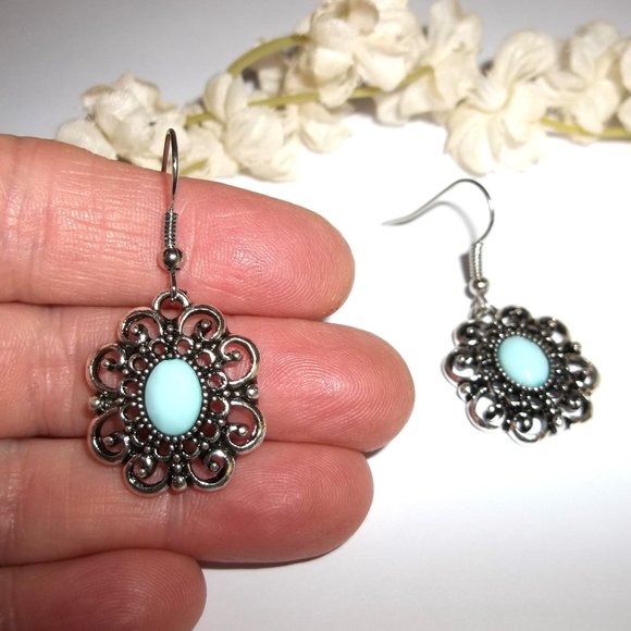 Dangle Earrings Light Turquoise Blue and Silver Costume Jewelry Western Set A865 - Picture 4 of 4